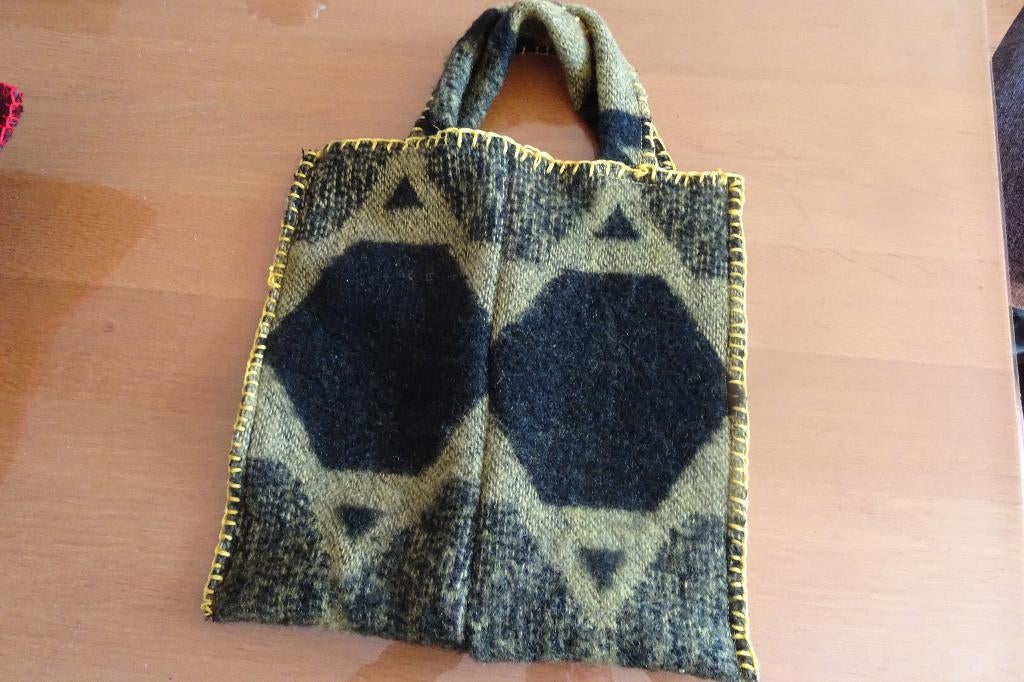 wollen deken tas 2x, Sieraden, Tassen en Uiterlijk, Tassen | Damestassen, Ophalen of Verzenden, Zo goed als nieuw, Overige kleuren