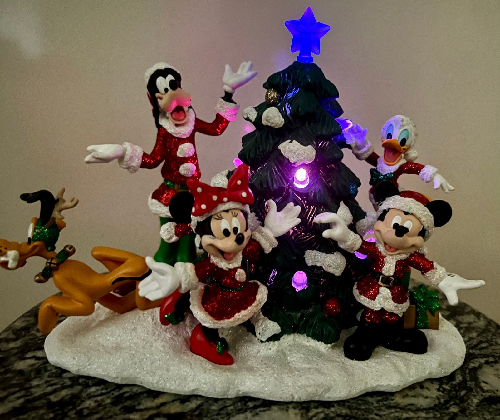 Disney Verlicht Kerstbeeldje (Mickey, Minnie, Goofy & Pluto), Ophalen of Verzenden, Zo goed als nieuw