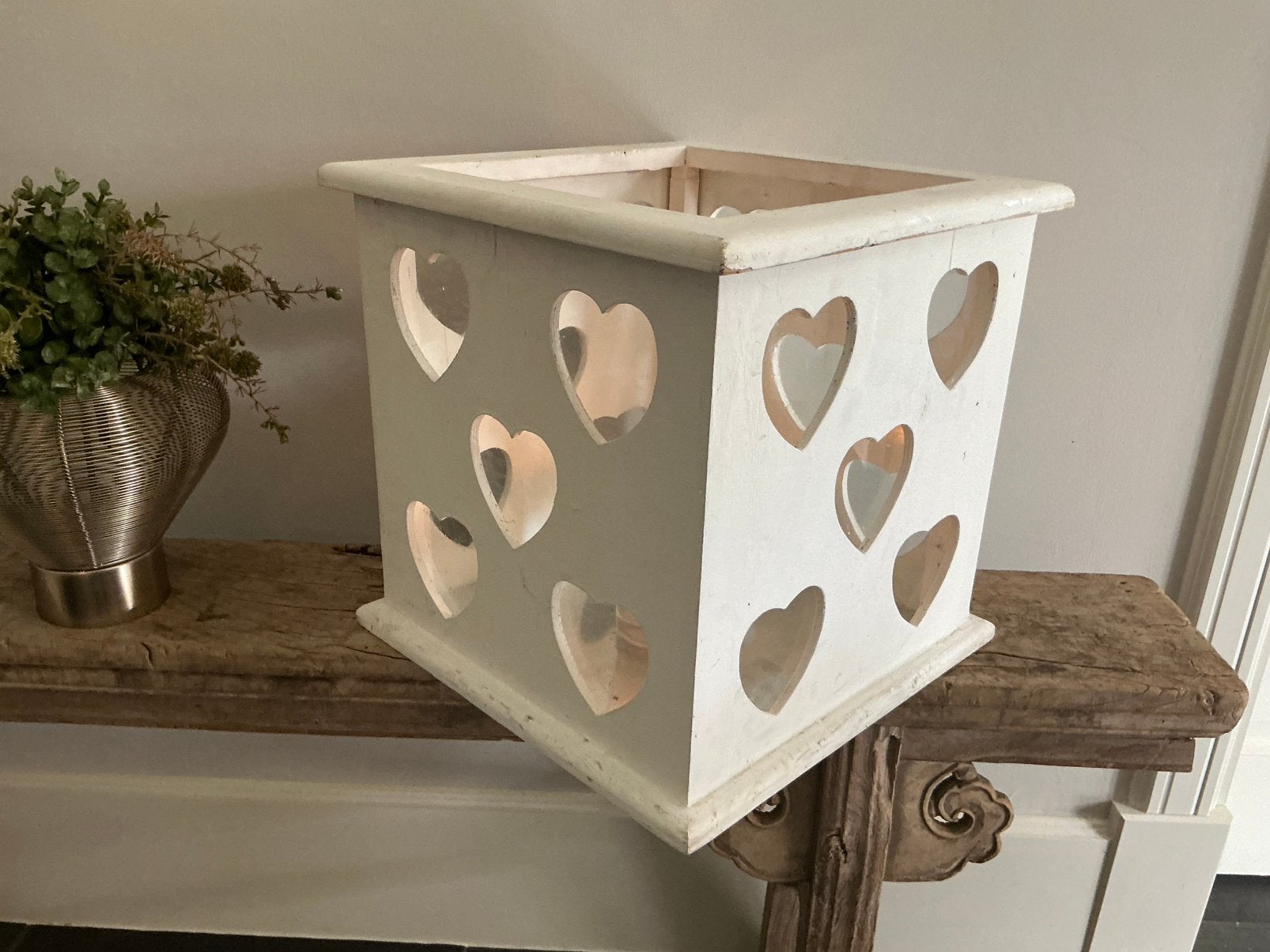 Groot houten windlicht met harten, Huis en Inrichting, Woonaccessoires | Kandelaars en Kaarsen, Ophalen, Nieuw, Windlicht