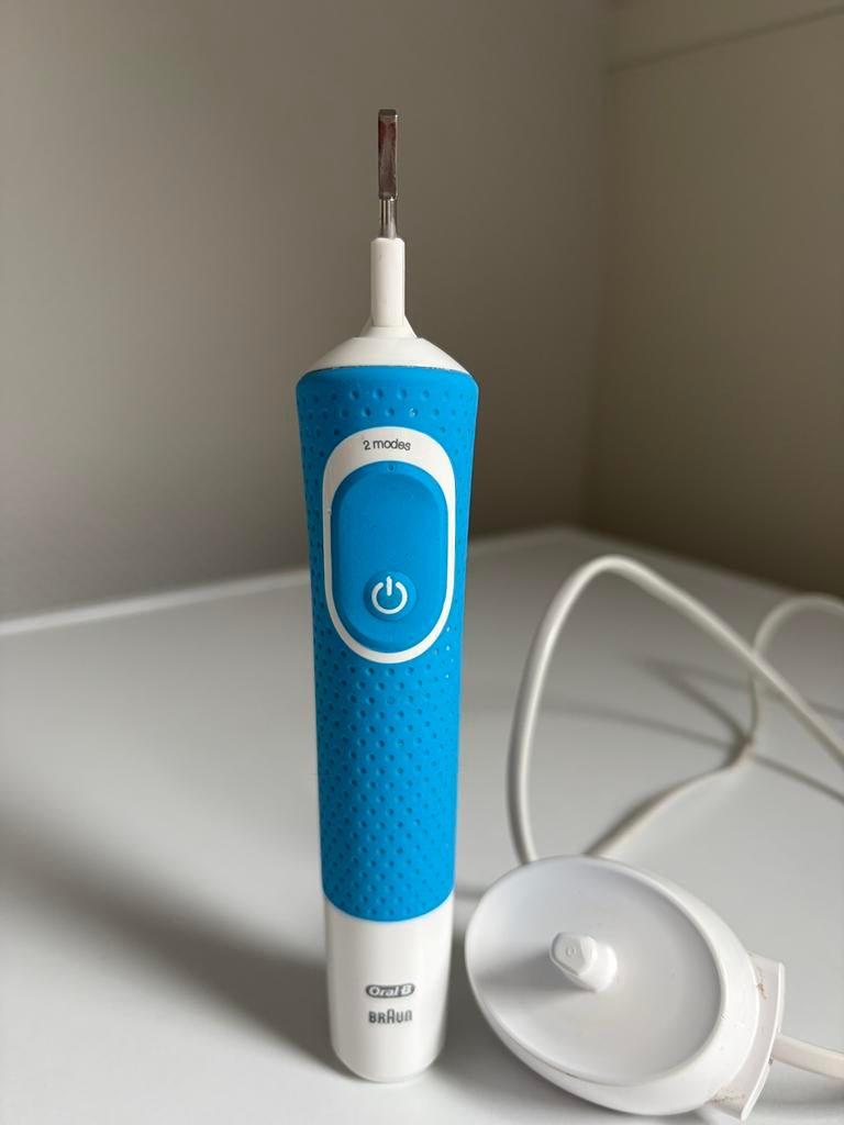 Braun oral-B kinder tandenborstel, Ophalen of Verzenden, Gebruikt, Tandenborstel