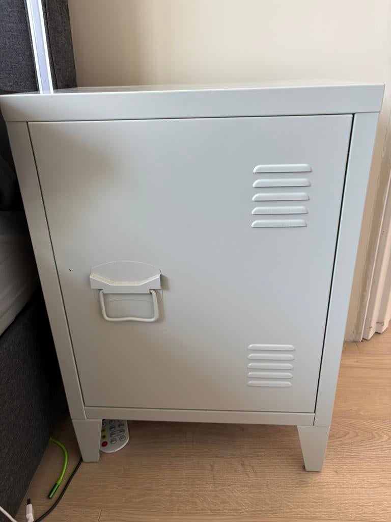 Nachtkastjes 2 stuks, Huis en Inrichting, Slaapkamer | Nachtkastjes, Ophalen, Zo goed als nieuw, Minder dan 45 cm, Minder dan 55 cm