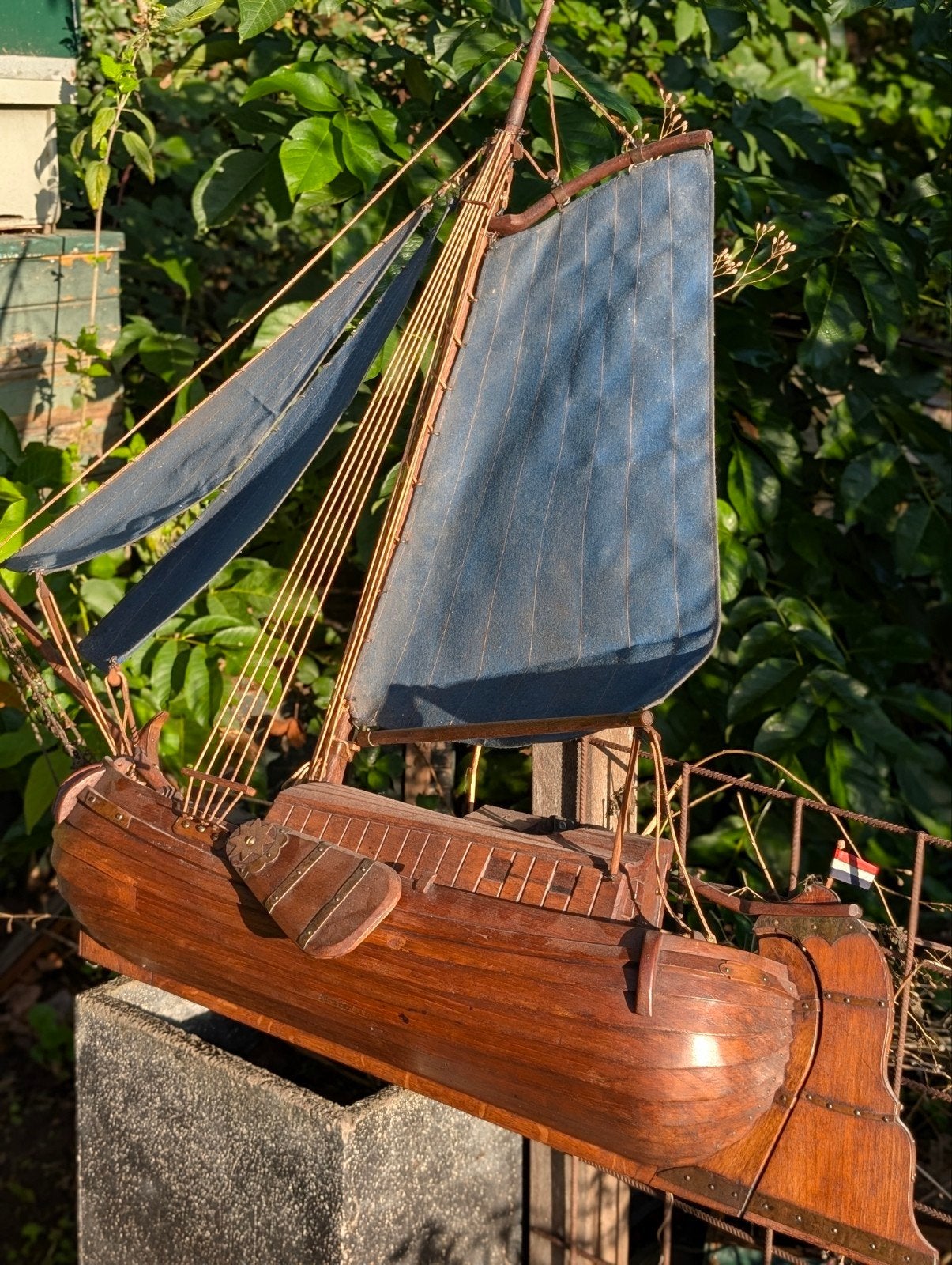 houten boot  wandmodel. 100 cm hoog. 110 breed €325., Ophalen