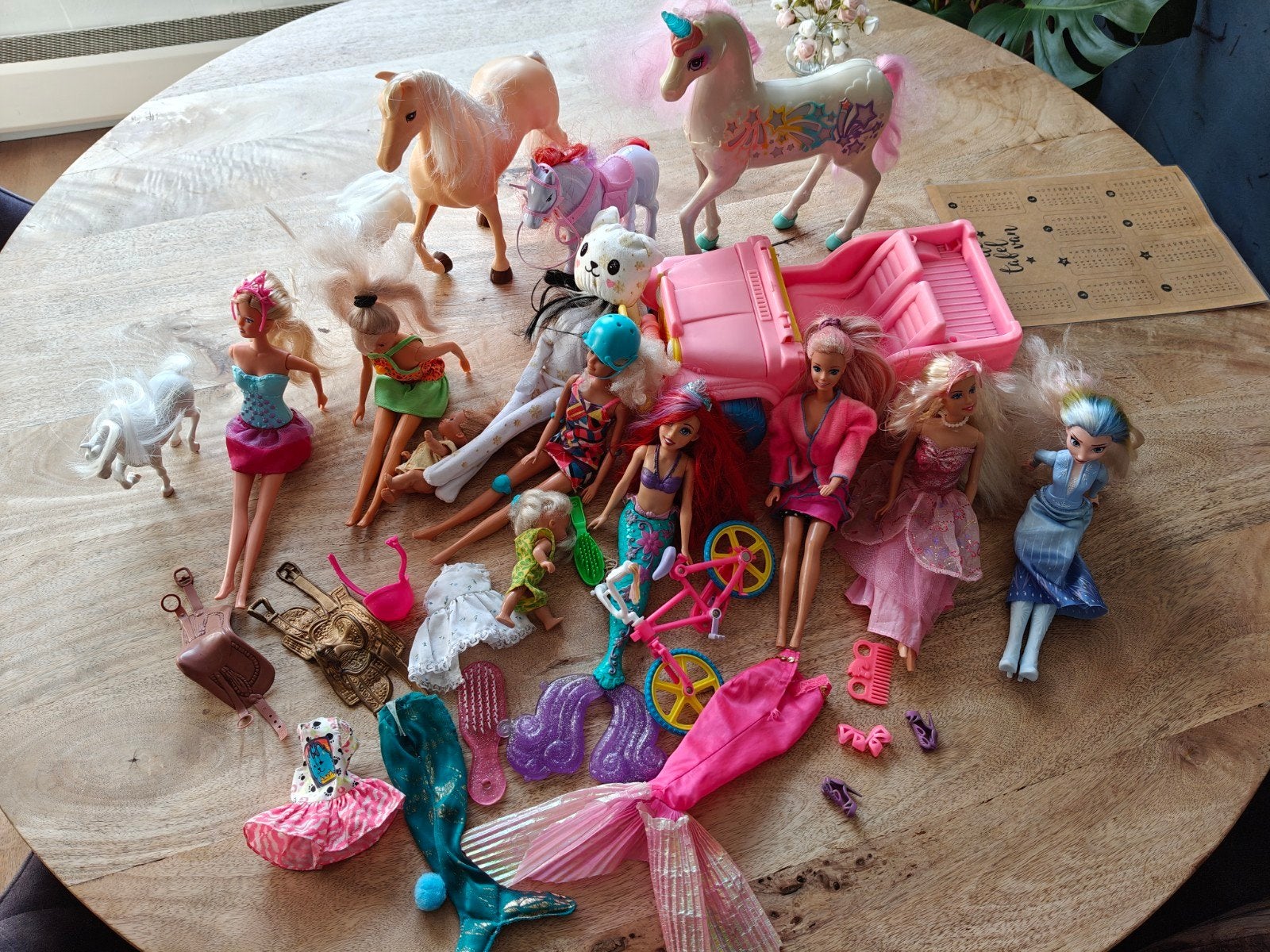 Diverse Barbie poppen en accessoires, inclusief paarden, Ophalen of Verzenden, Gebruikt, Barbie