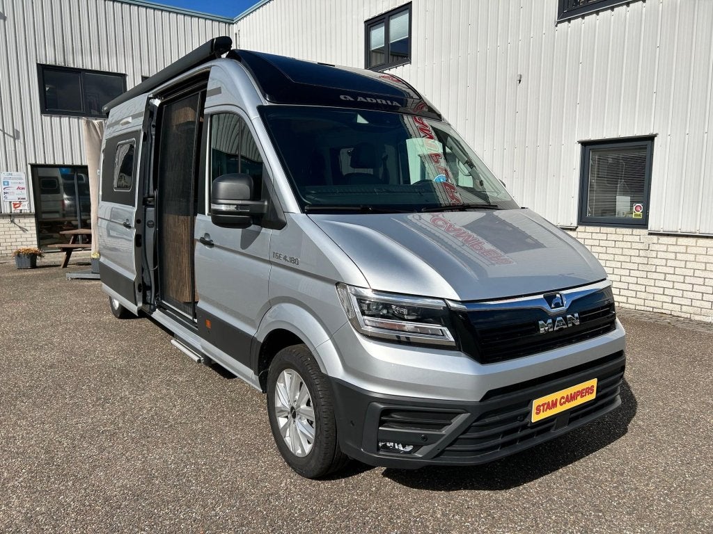 Adria Twin Max 680 SLB FABRIEKSOPRUIMING KORTING, Caravans en Kamperen, Campers, Automaat, Buscamper of Camperbus, Boiler, Tot en met 2