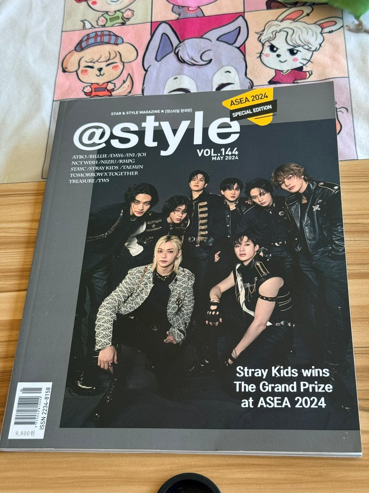 Stray Kids magazine @style kpop, Ophalen of Verzenden, Zo goed als nieuw, Foto of Kaart