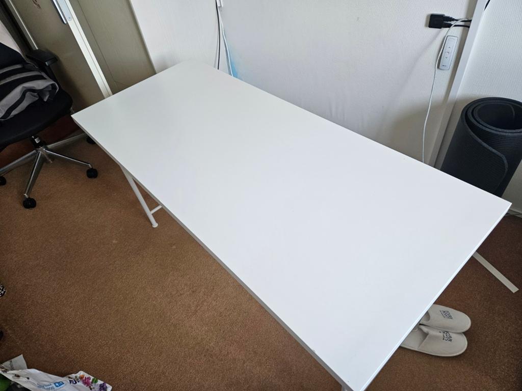 IKEA bureau 140x60, Huis en Inrichting, Bureaus, Ophalen, Zo goed als nieuw, IKEA, 140 cm