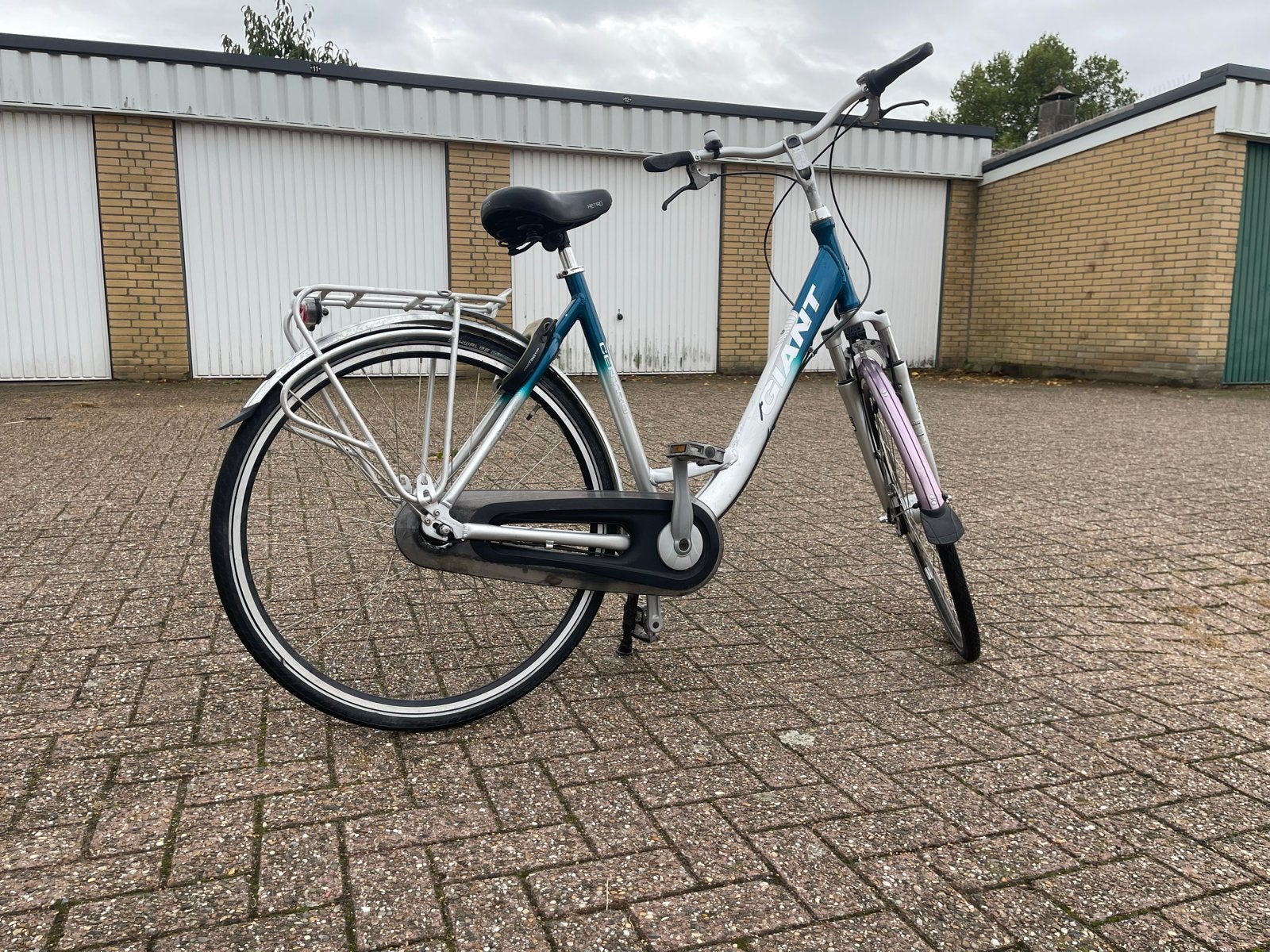 Giant Damesfiets 28 inch -Comfortabel en Betrouwbaar, Fietsen en Brommers, Ophalen, Gebruikt, Velgrem, Versnellingen
