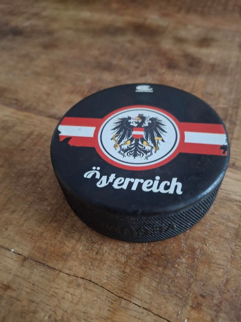 IJshockeypuck Oostenrijk, Sport en Fitness, IJshockey, Ophalen of Verzenden, Gebruikt, Puck