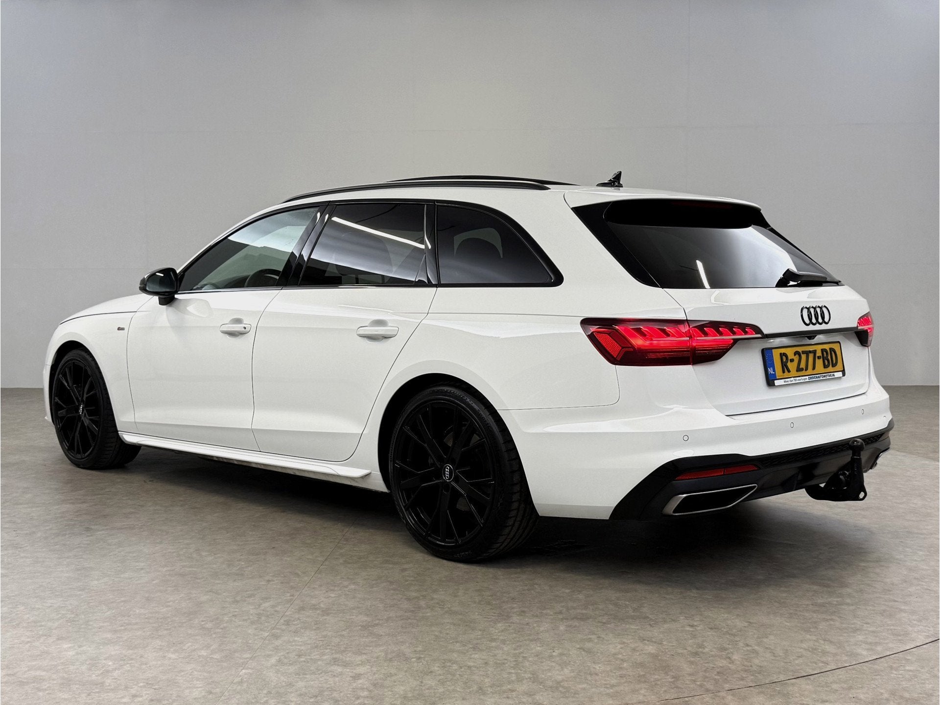 Audi A4 35 TFSI S-Line Competition | Black Edition | Pano |, Auto's, Gebruikt, Euro 6, 4 cilinders, A4
