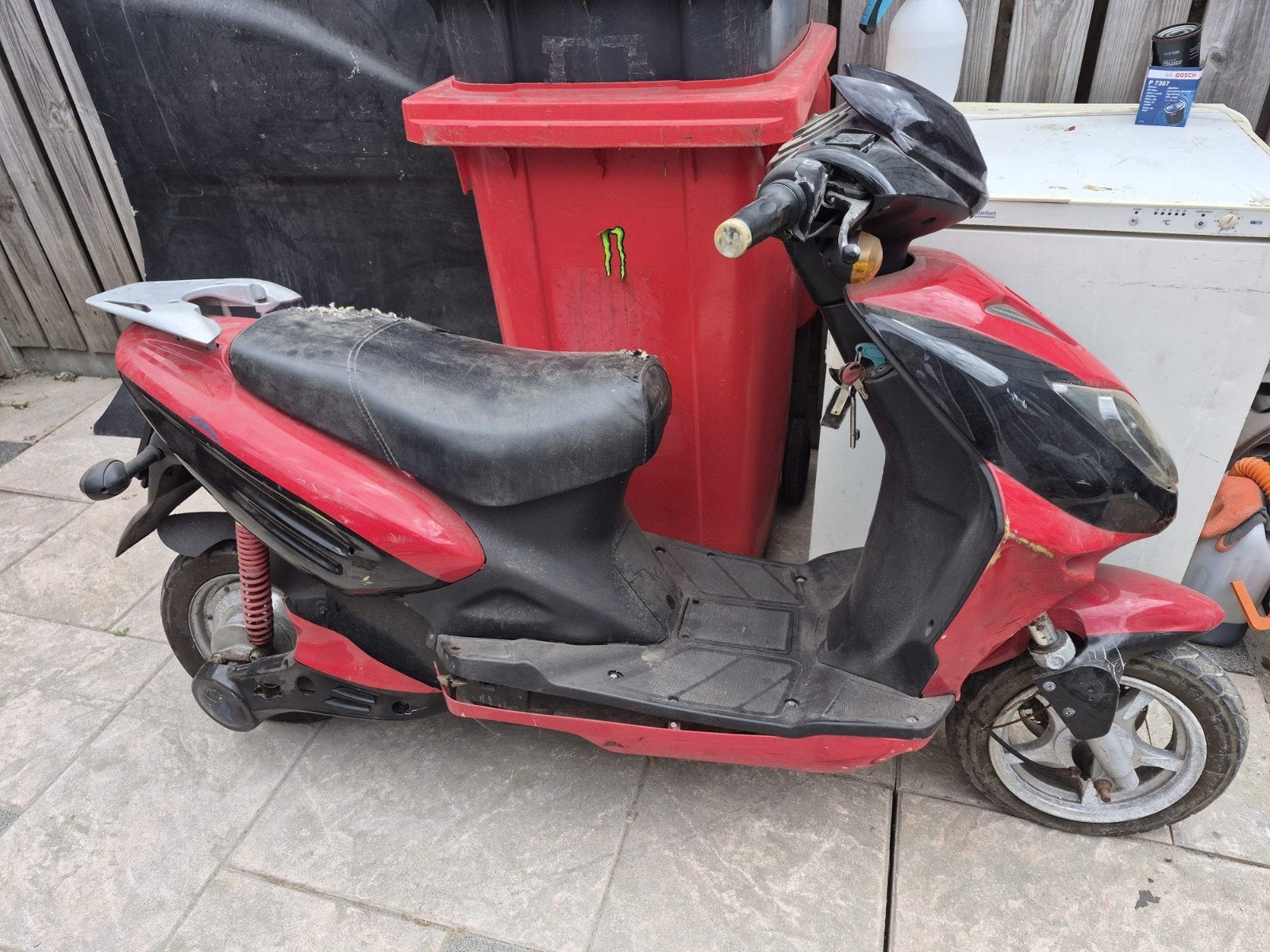 Elektrische scooter met werk - nieuwe batterijen nodig, Fietsen en Brommers, Ophalen, Gebruikt, Overige typen, Overige merken