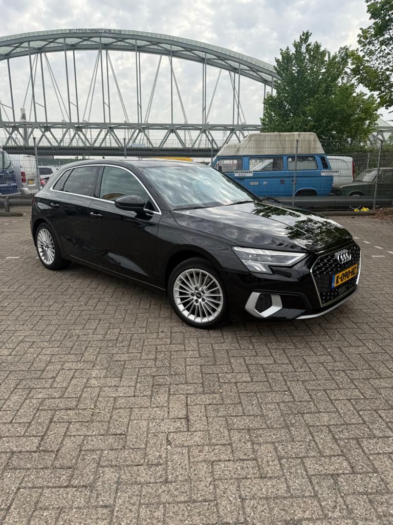 Audi A3 30 Tfsi S-tronic 2021, Auto's, Audi, Zwart, Origineel Nederlands, Bedrijf, 19 km/l