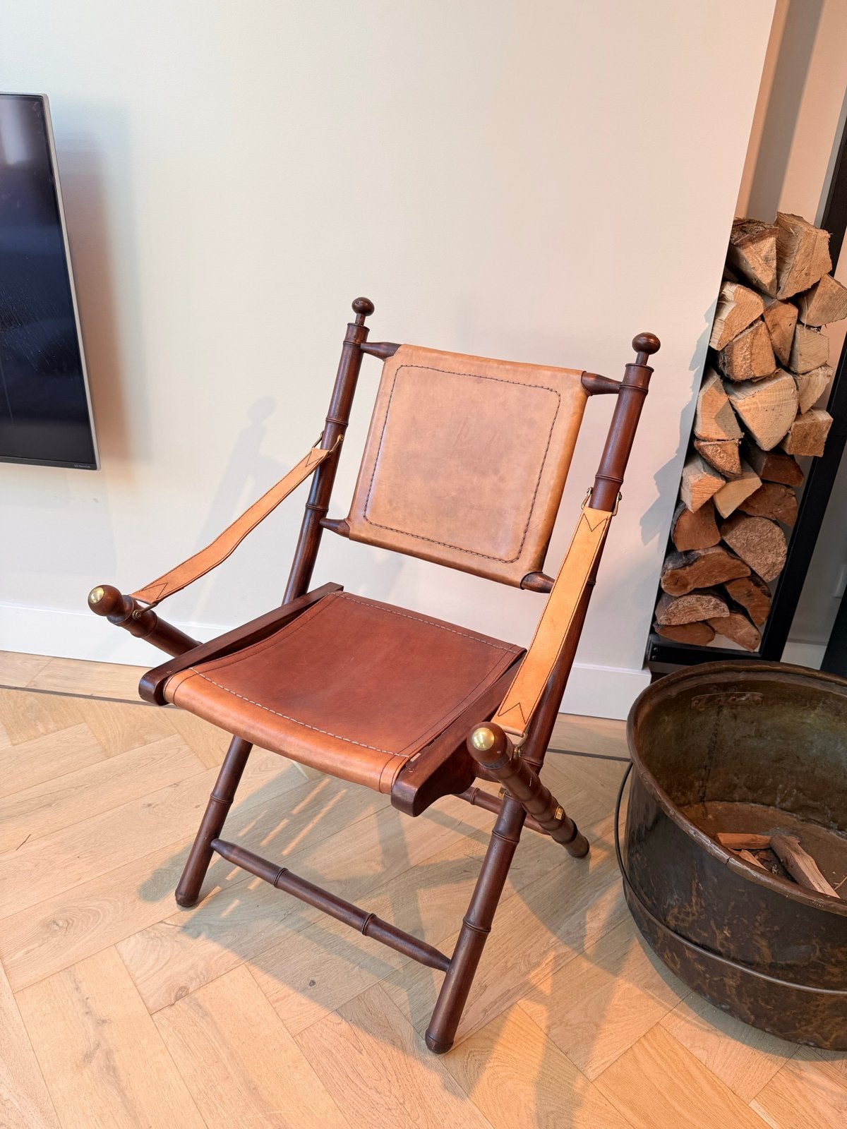 Eichholtz Teak, Leer & Messing Campaign chair, Huis en Inrichting, Twee, Bruin, Ophalen of Verzenden, Zo goed als nieuw