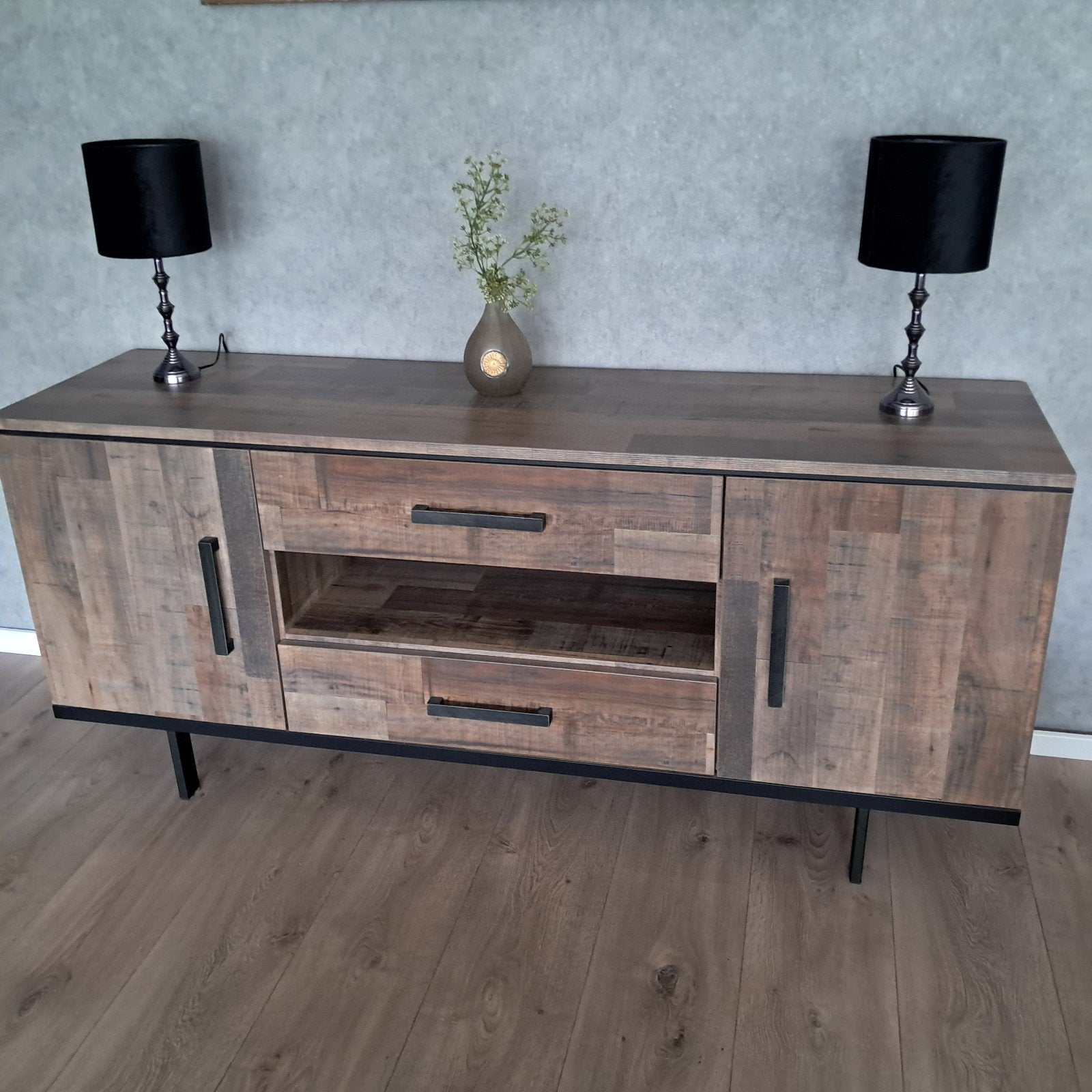 Dressoir Escape Lamulux Mumbai - Stijlvol en Ruim, Ophalen, Zo goed als nieuw, 25 tot 50 cm