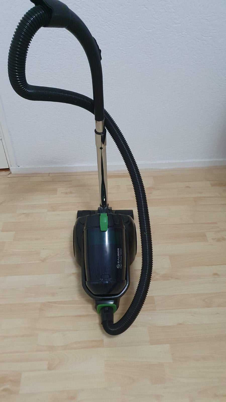 SAUBER Stofzuiger, Witgoed en Apparatuur, Stofzuigers, Ophalen of Verzenden, Zo goed als nieuw, Reservoir, Minder dan 1200 watt