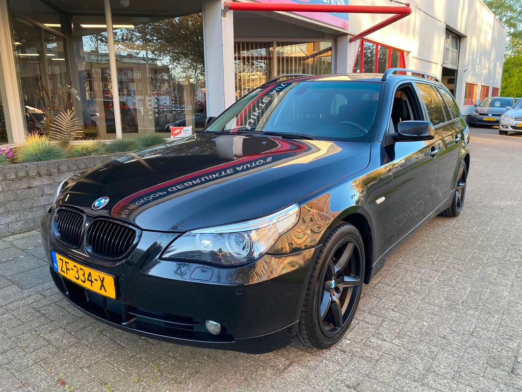BMW 5-serie Touring 525i Automaat - Black On Black - Inr Mog, Auto's, BMW, Automaat, Achterwielaandrijving, Gebruikt, 2000 kg