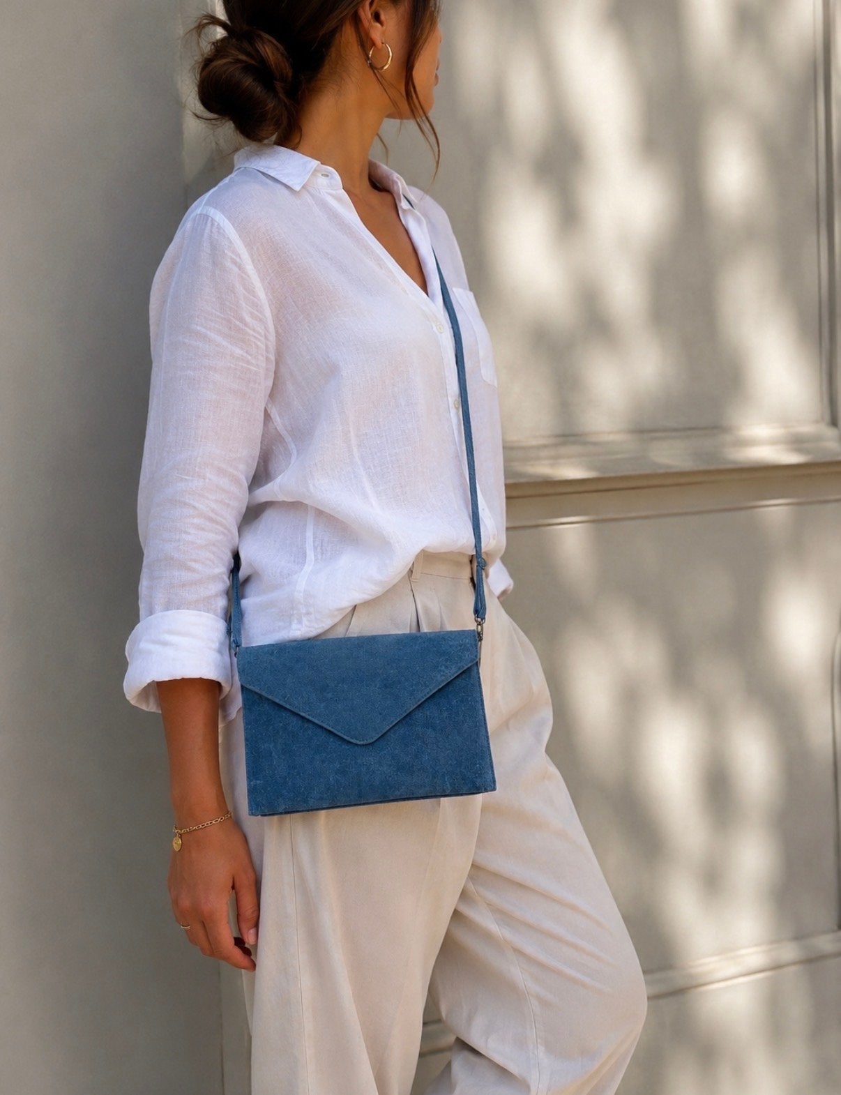 Suede blauwe tas - ook als clutch te gebruiken, Ophalen of Verzenden, Gebruikt, Blauw, Schoudertasje