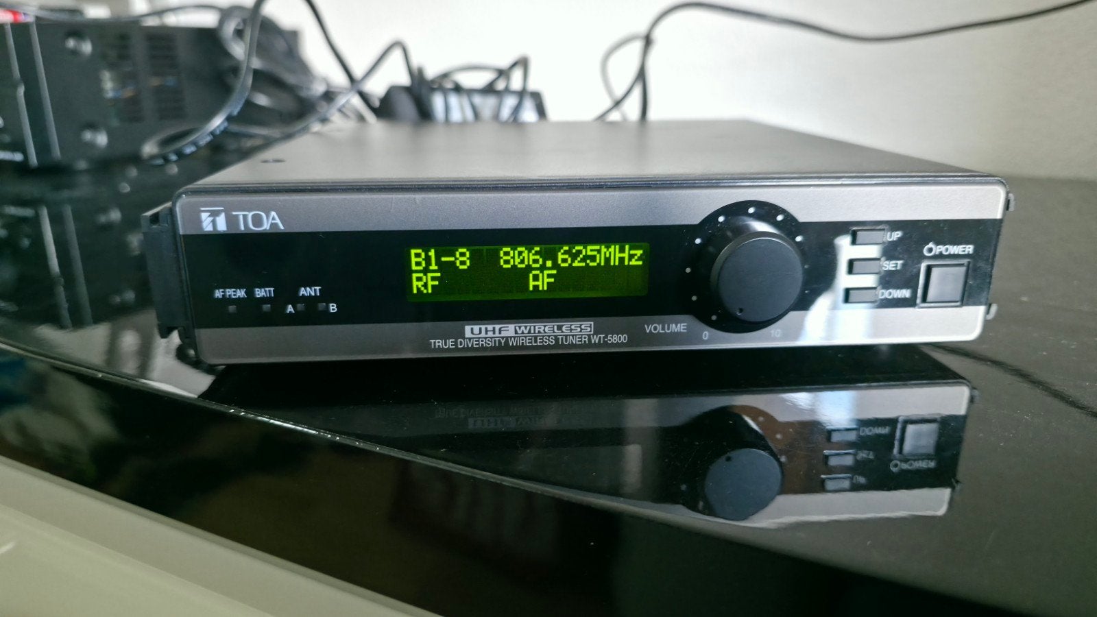 TOA WT-5800 UHF Draadloze Tuner - Zo goed als nieuw, Audio, Tv en Foto, Ophalen of Verzenden, Zo goed als nieuw, Analoog