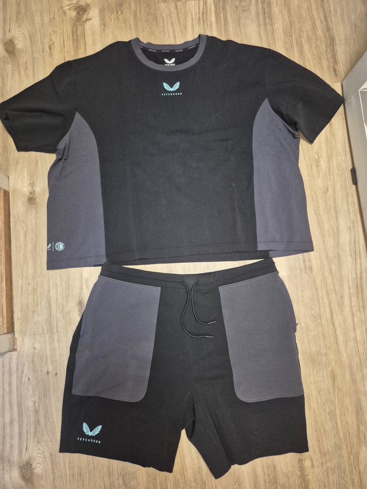 Zwart met grijze Feyenoord set, Ophalen of Verzenden, Zo goed als nieuw, Overige maten