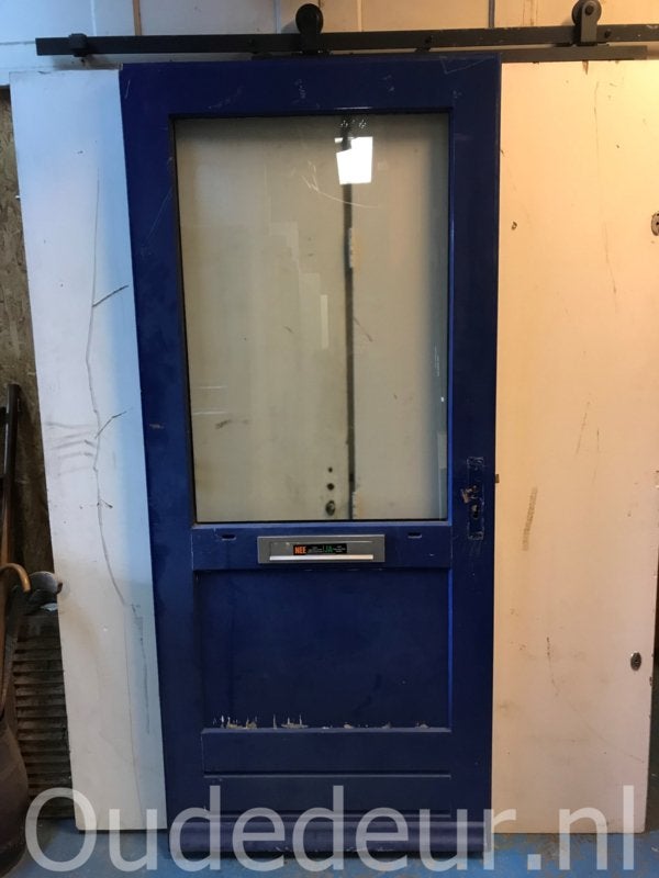 nr. v339 voordeur met grote ruit