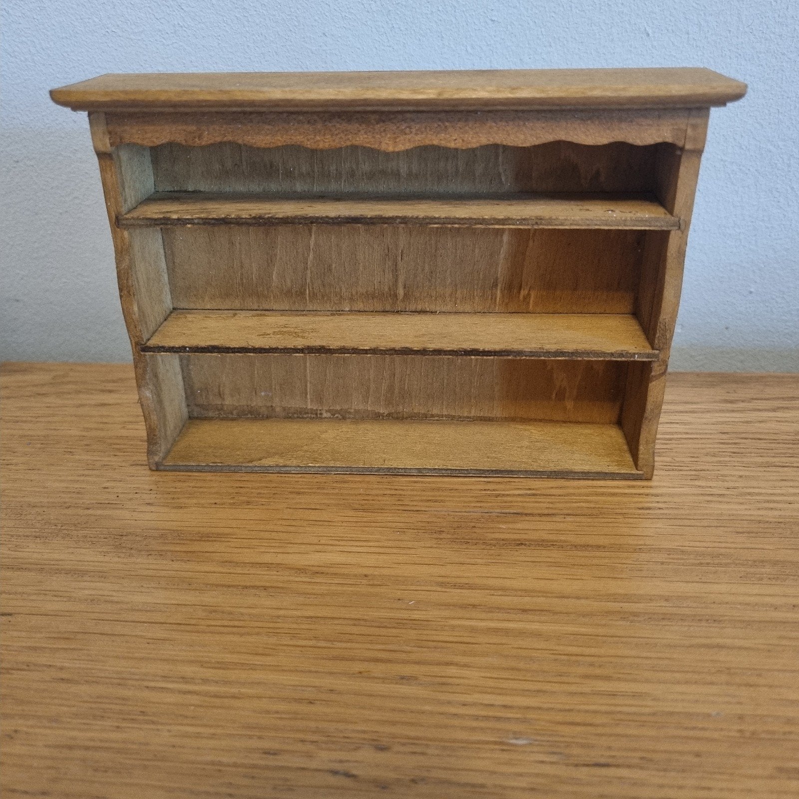 brede houten buffet kast miniatuur poppenhuis, Ophalen of Verzenden, Zo goed als nieuw, Poppenhuis