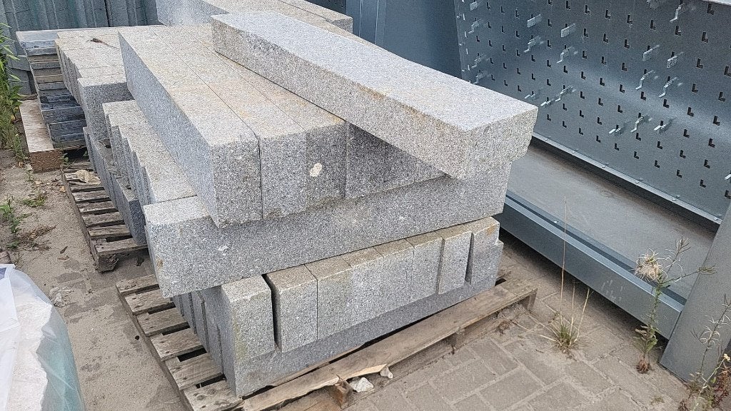 82 stuks gebruikte graniet opsluitbanden 10x20x100cm, Ophalen, Gebruikt, 100 tot 200 cm, Biels