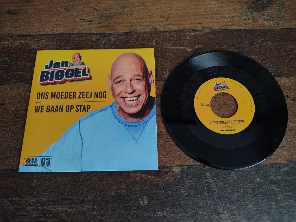 7" Single: Jan Biggel - Ons Moeder Zeej Nog (2022), Cd's en Dvd's, Vinyl Singles, Nederlandstalig, 7 inch, Verzenden