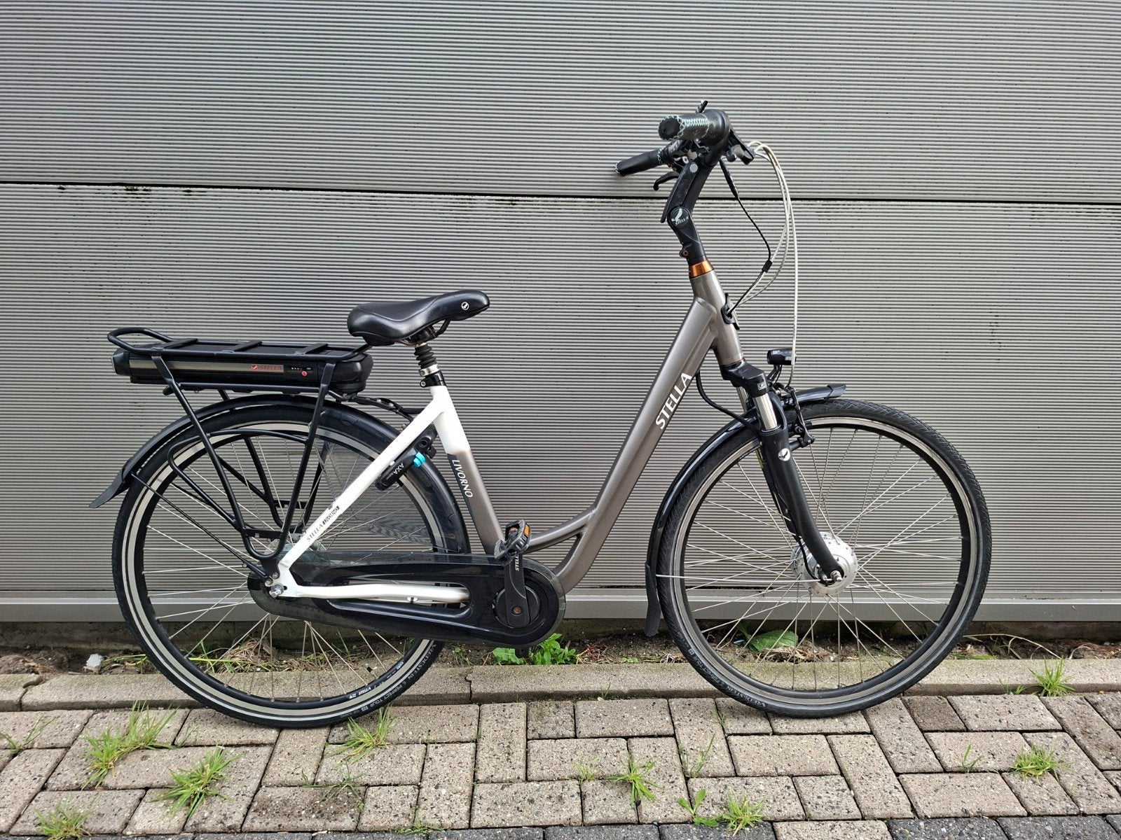 Stella Livorno wit/grijs elektrische fiets, Fietsen en Brommers, Overige merken, (Extra) lage instap, Ophalen of Verzenden, Zo goed als nieuw