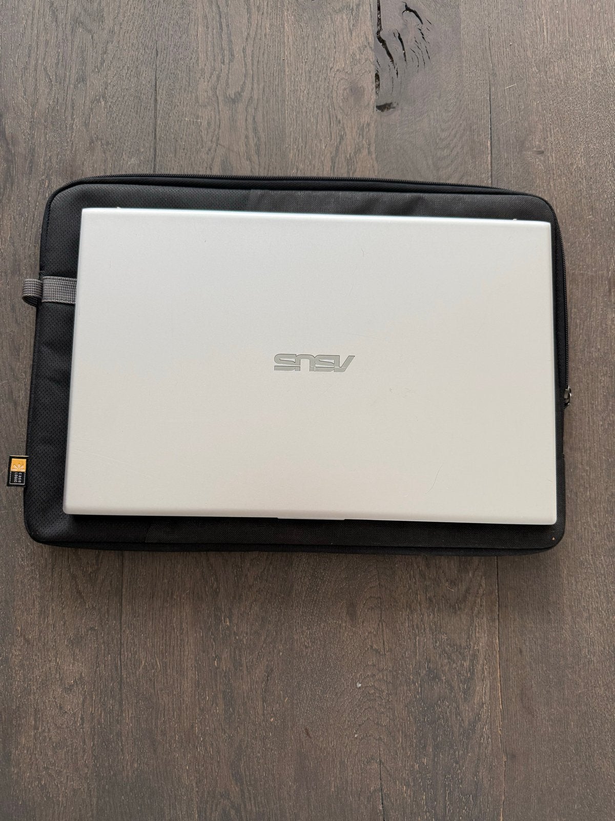 ASUS Vivobook 15.6 inch laptop met hoes, Gebruikt, 8 GB, Ophalen of Verzenden, SSD
