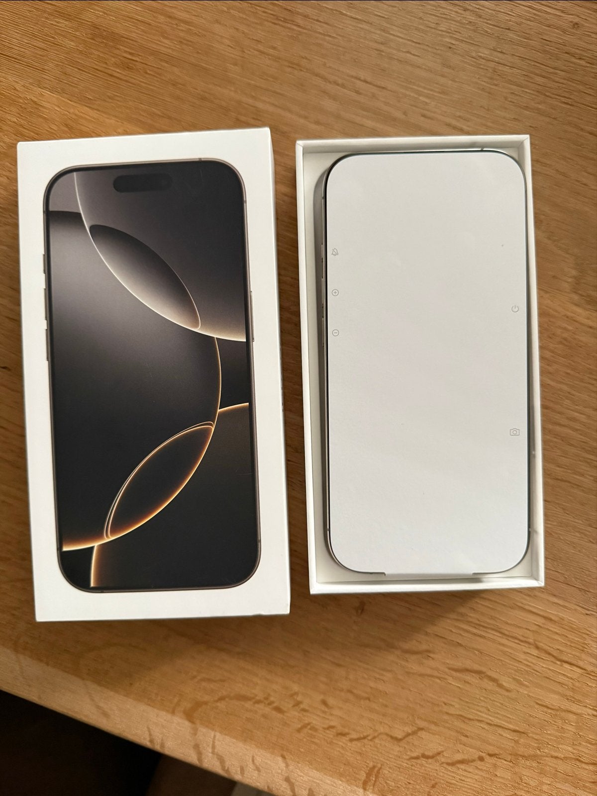 Foto 3 van Nieuwe iPhone 16 Pro 256GB Titanium