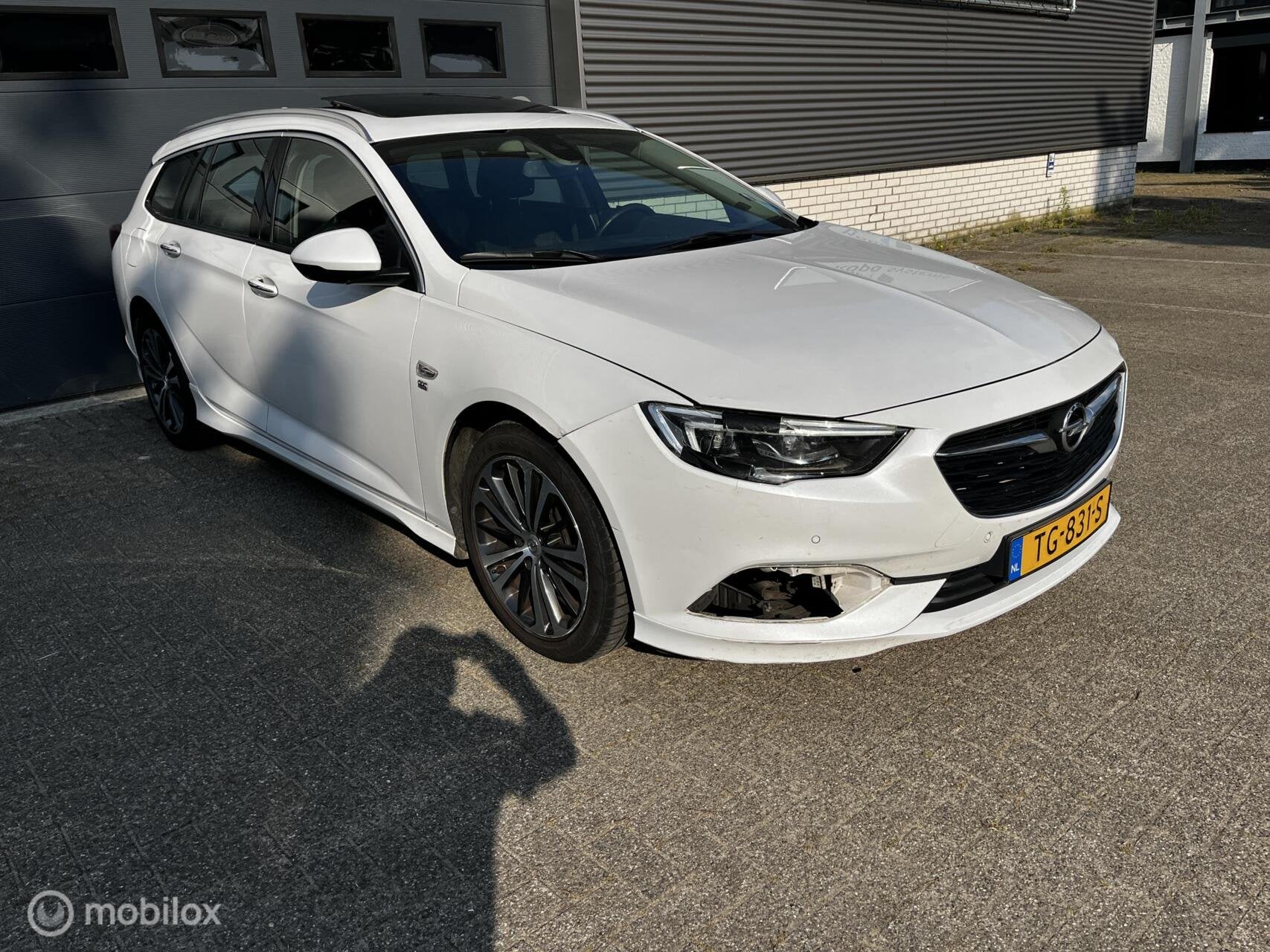 Opel Insignia Sports Tourer 1.5 Turbo OPC LINE / PANODAK, Voorwielaandrijving, 730 kg, Gebruikt, 4 cilinders