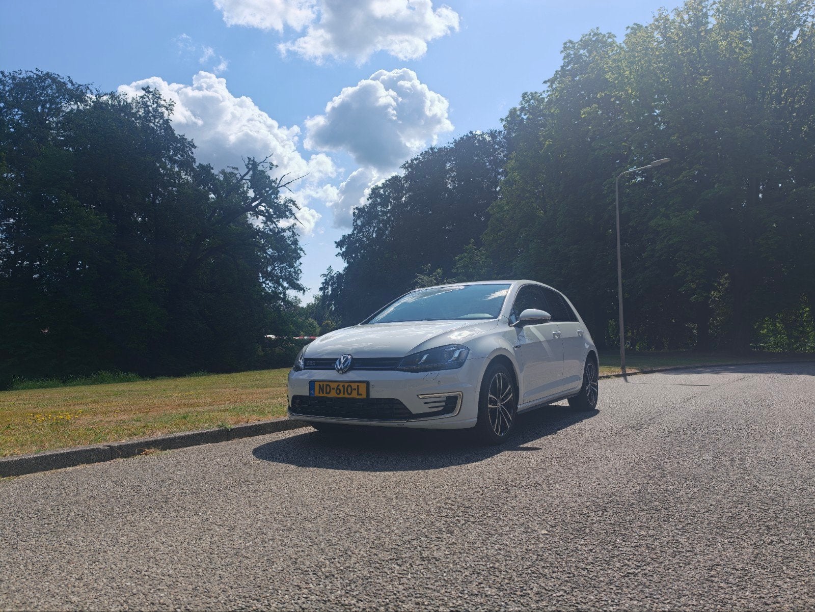 Volkswagen Golf GTE 225PK | VOL OPTIES | Stoelverwarming | Z, Auto's, Stof, 4 cilinders, Wit, 1395 cc