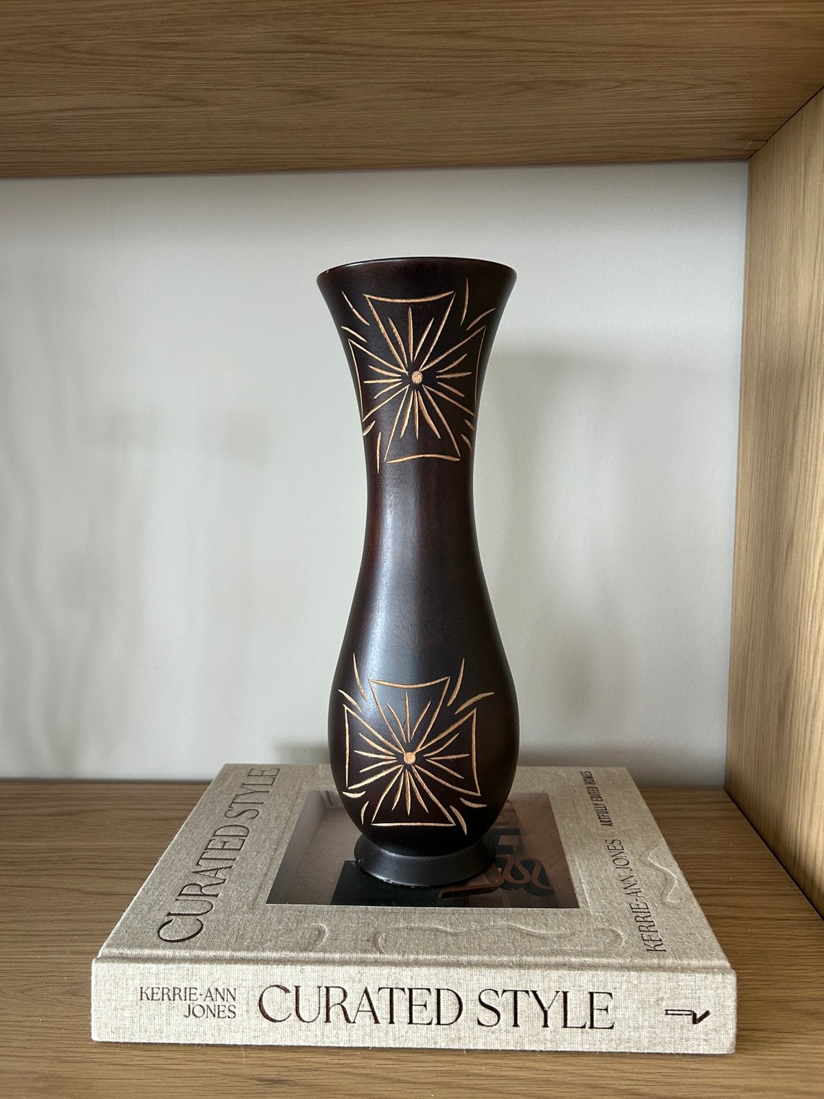 Vintage houten vaas handgesneden, Antiek en Kunst, Antiek | Vazen, Ophalen of Verzenden