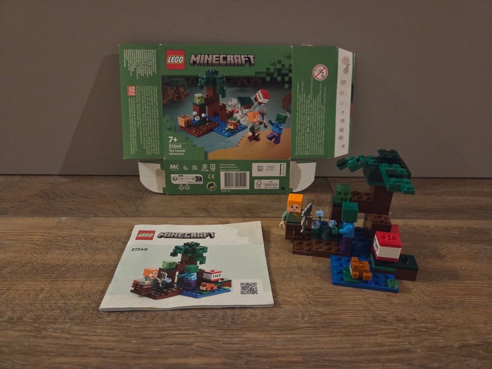 LEGO Minecraft Moerasavontuur (21940) compleet met doos, Kinderen en Baby's, Ophalen of Verzenden, Zo goed als nieuw, Overige merken