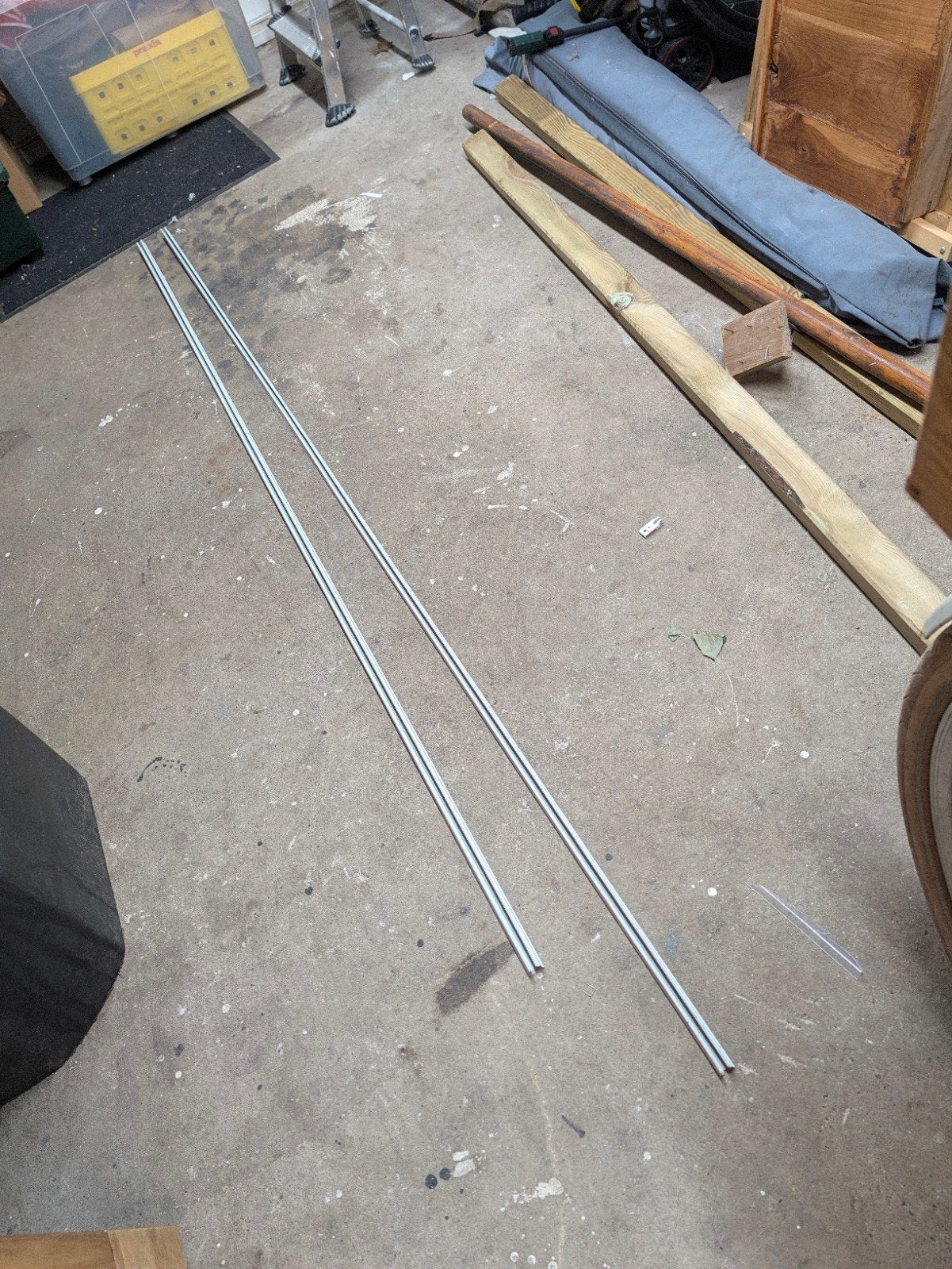 gordijnrails  2 stuks (240 cm en 220 cm), Huis en Inrichting, Ophalen, Gebruikt, Wit, Metaal