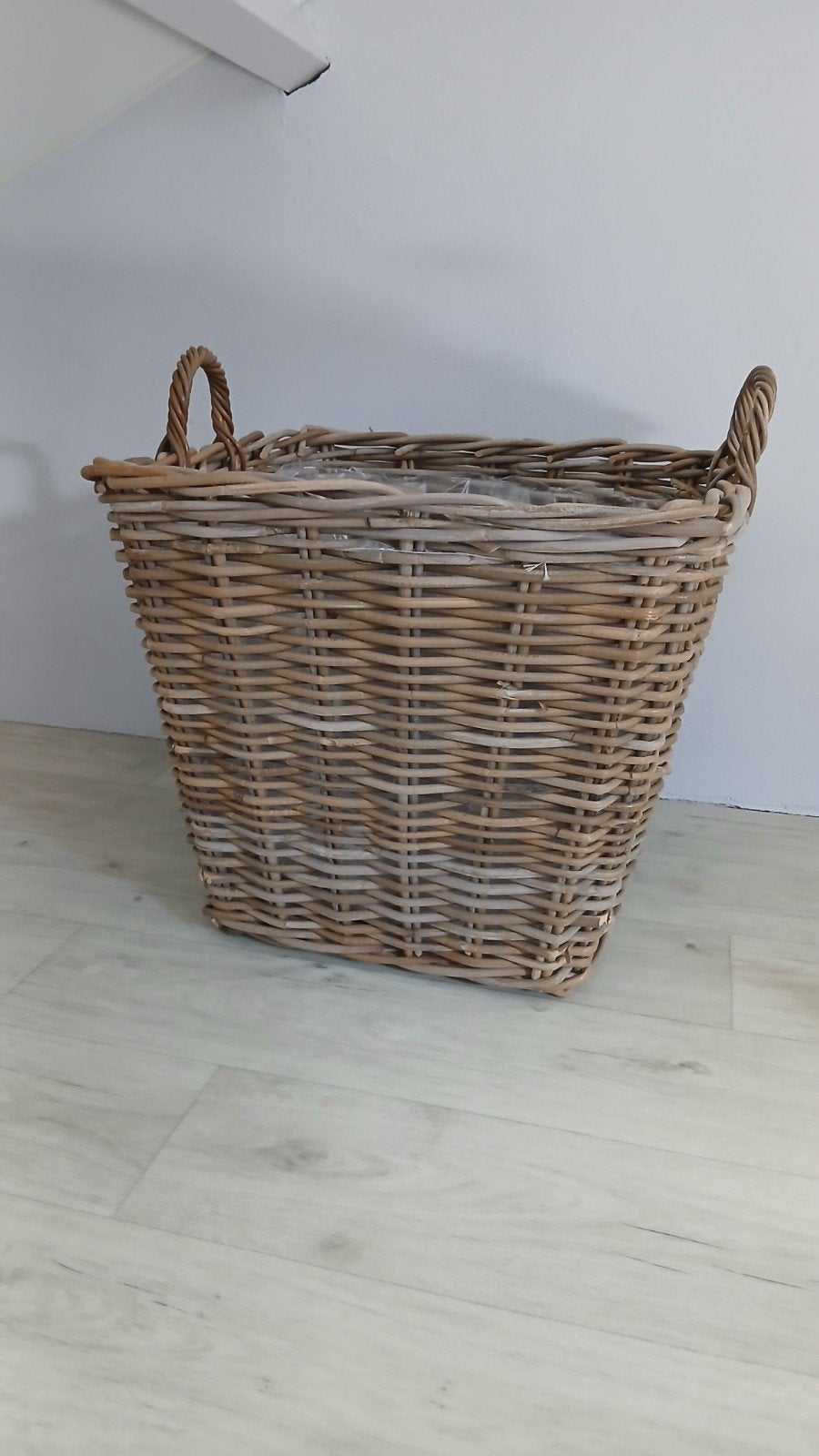 Grote rieten mand, Huis en Inrichting, Woonaccessoires | Schalen en Manden, Ophalen of Verzenden, Zo goed als nieuw, Rechthoekig