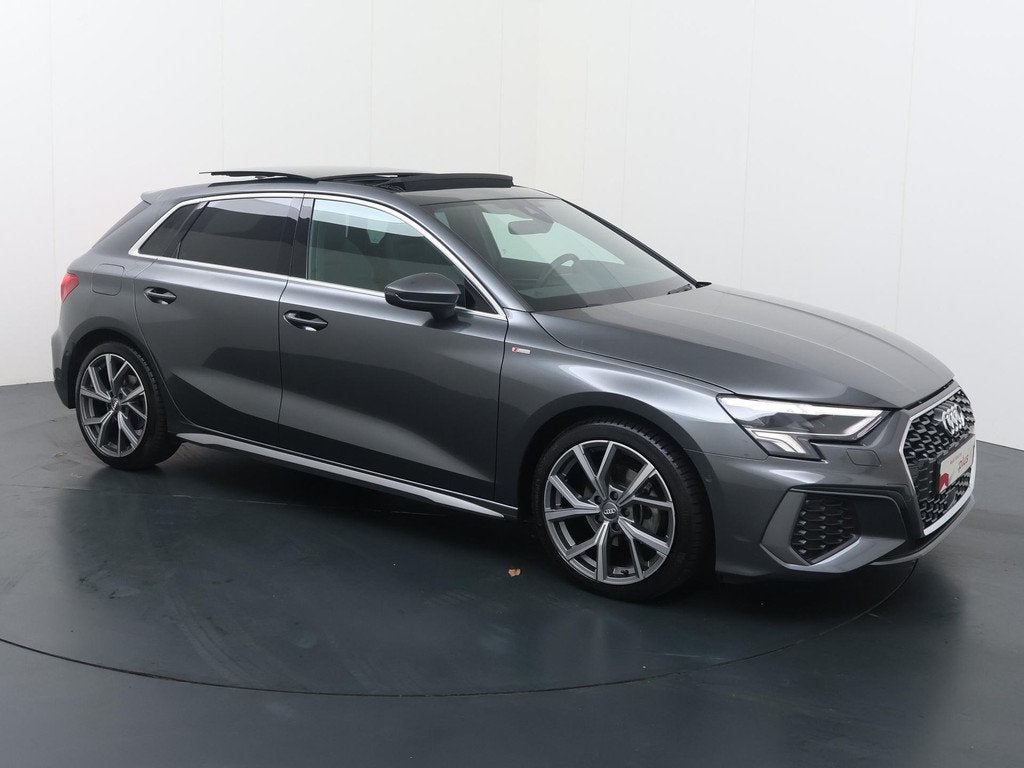 Audi A3 Sportback 35 TFSI S edition | 150 PK | Automaat | Pa, Auto's, Audi, 4 cilinders, Leder en Stof, Origineel Nederlands, Bedrijf
