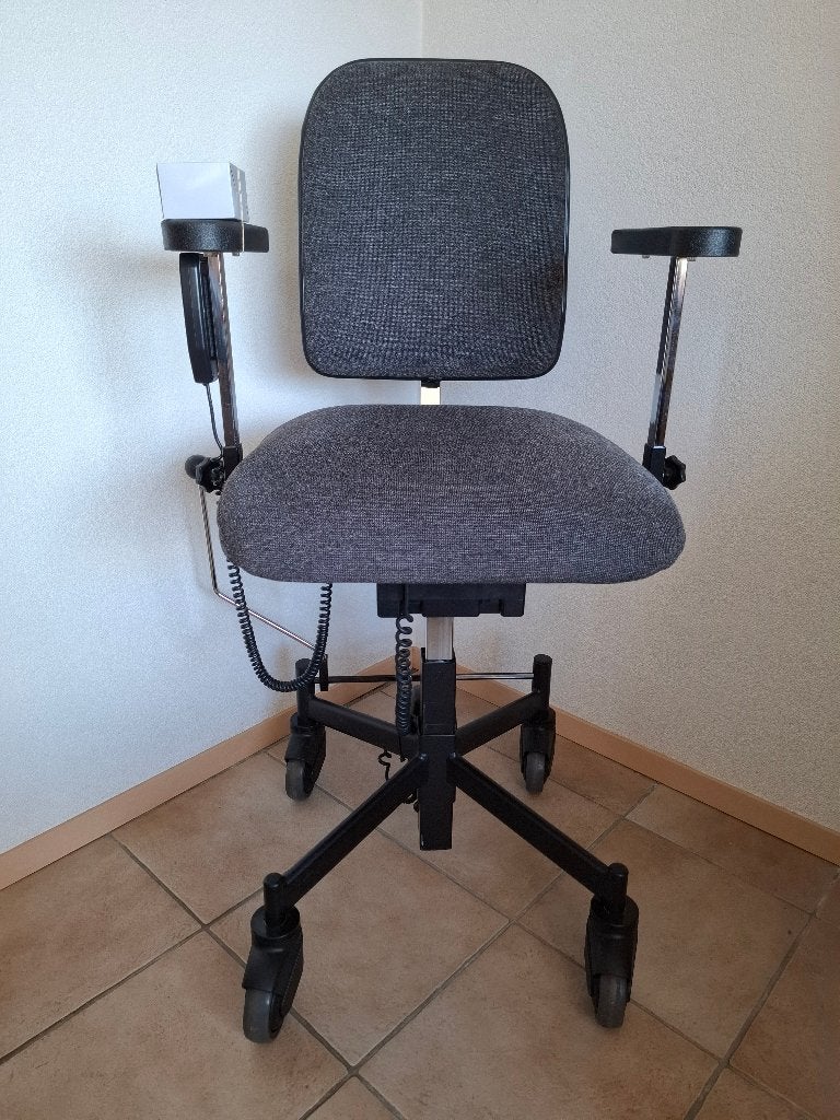 Te koop aangeboden Medross Mondo Elektrisch H/L, Diversen, Verpleegmiddelen, Ophalen of Verzenden, Zo goed als nieuw