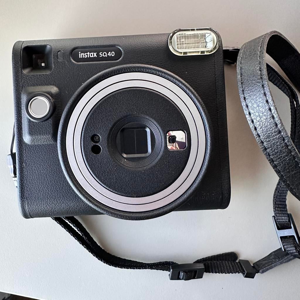 Nieuwe FUJIFILM Instax mini 40 zwart retro + draagtas & film, Audio, Tv en Foto, Fotocamera's Analoog, Ophalen of Verzenden, Nieuw