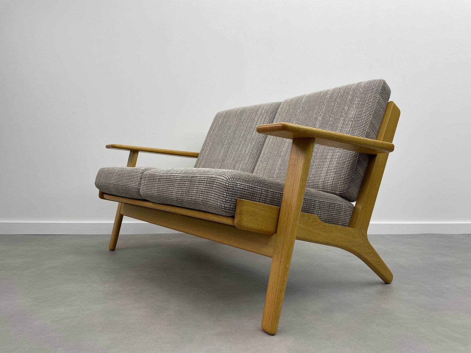 Hans Wegner GE 290 tweezits bank voor Getama, Huis en Inrichting, Ophalen, Zo goed als nieuw, Minder dan 150 cm