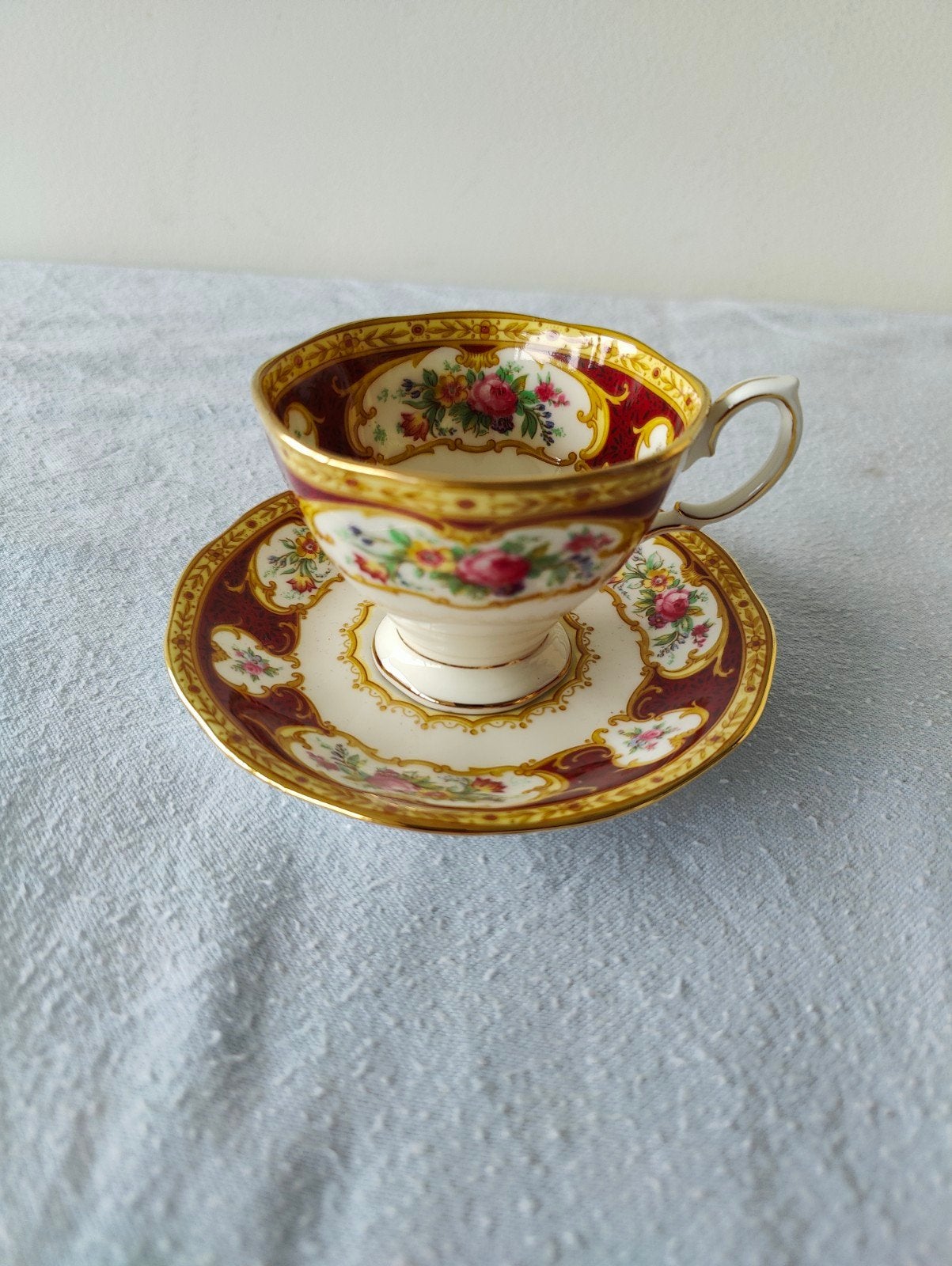 Royal Albert Lady Hamilton theekop en schotel, Ophalen of Verzenden