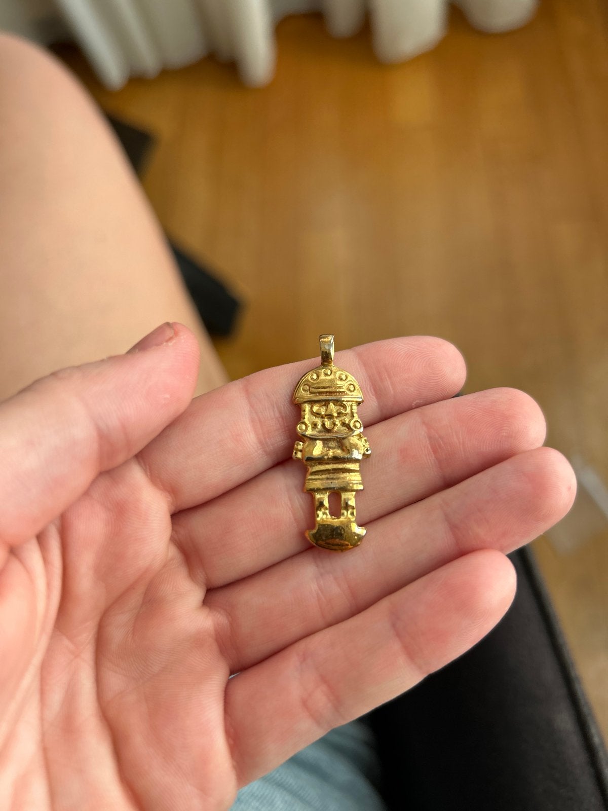 Peruaanse Tumi Hanger(Inca/Lambayeque cultuur) – Goudkleurig, Overige voorstellingen, Ophalen of Verzenden, Zo goed als nieuw