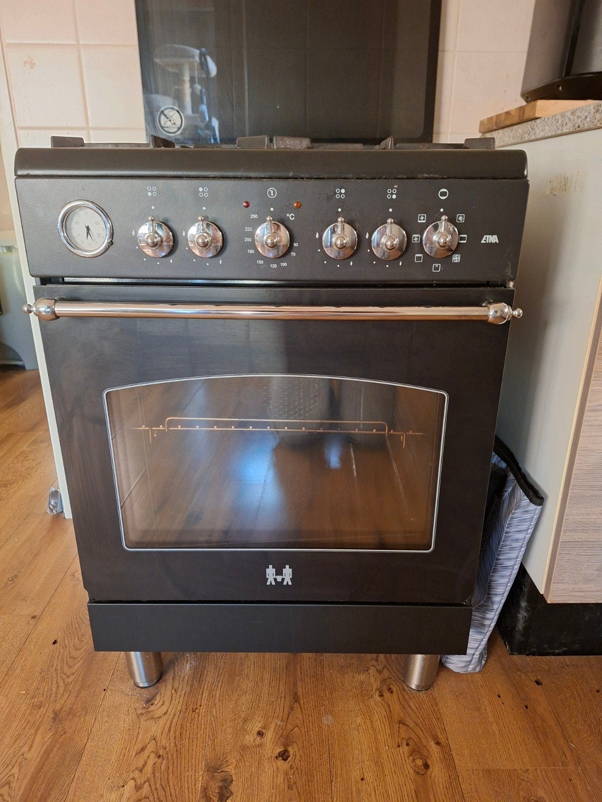 ETNA EFG691BRCAE Gasfornuis met Oven - Zwart, Witgoed en Apparatuur, Fornuizen, Ophalen, Gebruikt, Grill, 4 kookzones