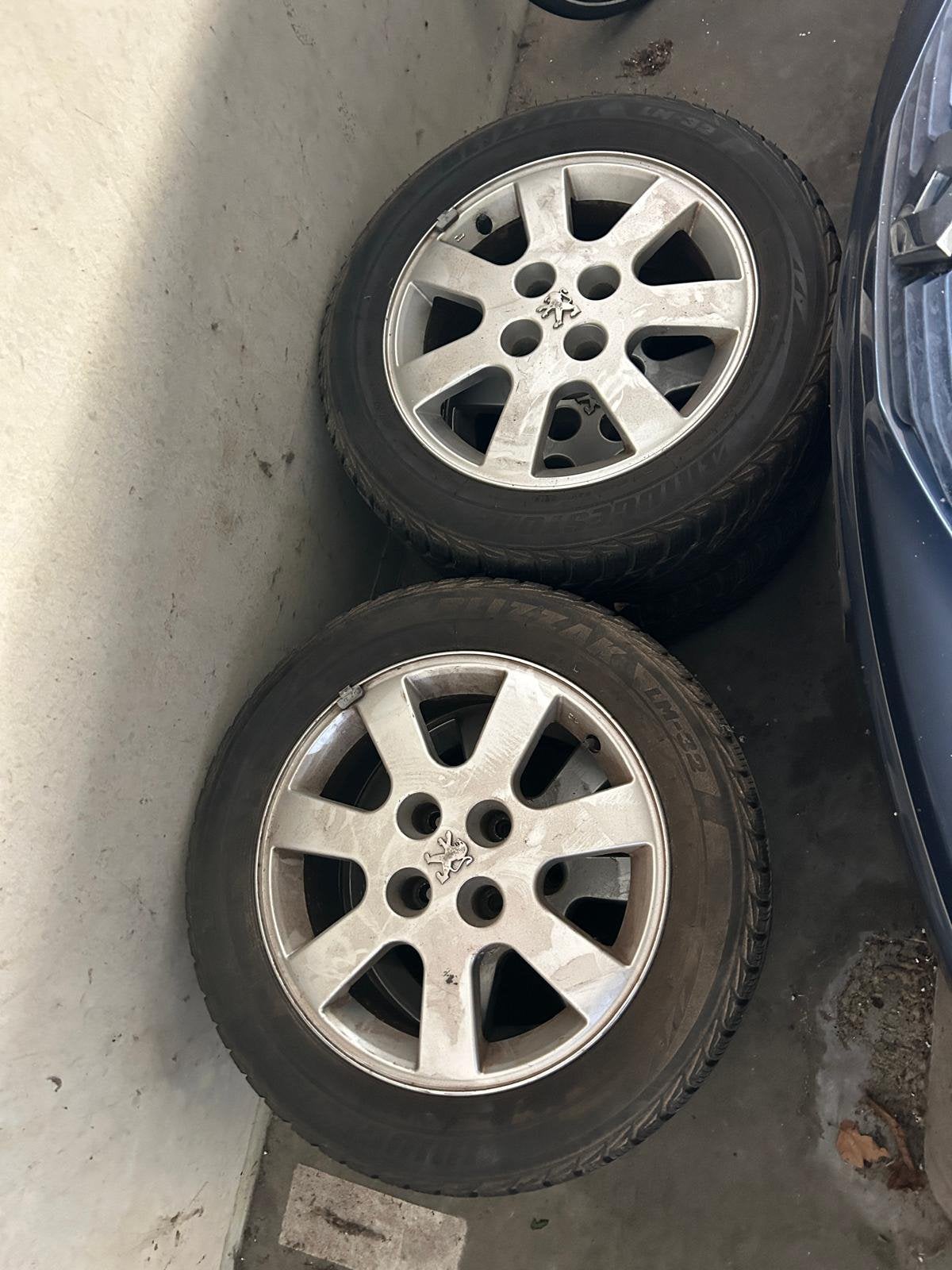 Mooie Peugeot velgen plus winterbanden. Peugeot 406 Coupé, Ophalen, Zo goed als nieuw