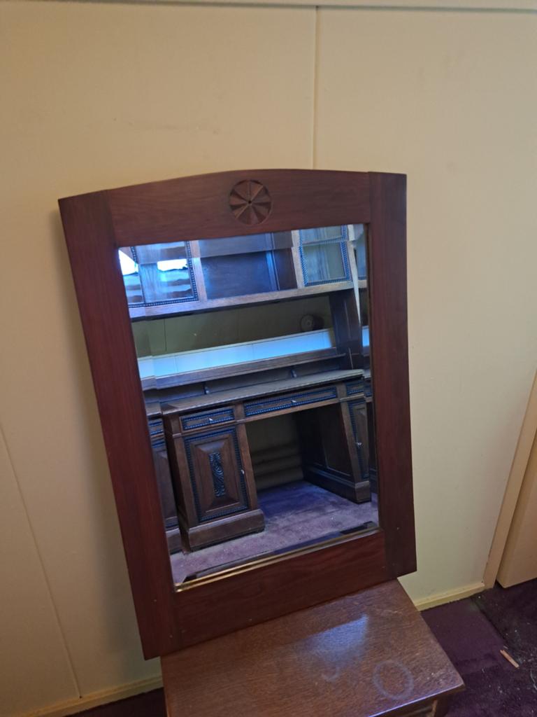 Antieke spiegel met houten lijst en houtsnijwerk, Ophalen