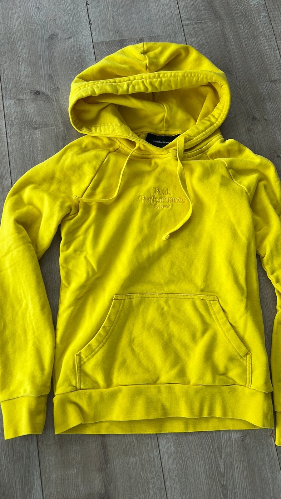Peak Performance maat xs trui geel hoodie unisex, Ophalen of Verzenden, Zo goed als nieuw, Maat 46 (S) of kleiner, Geel