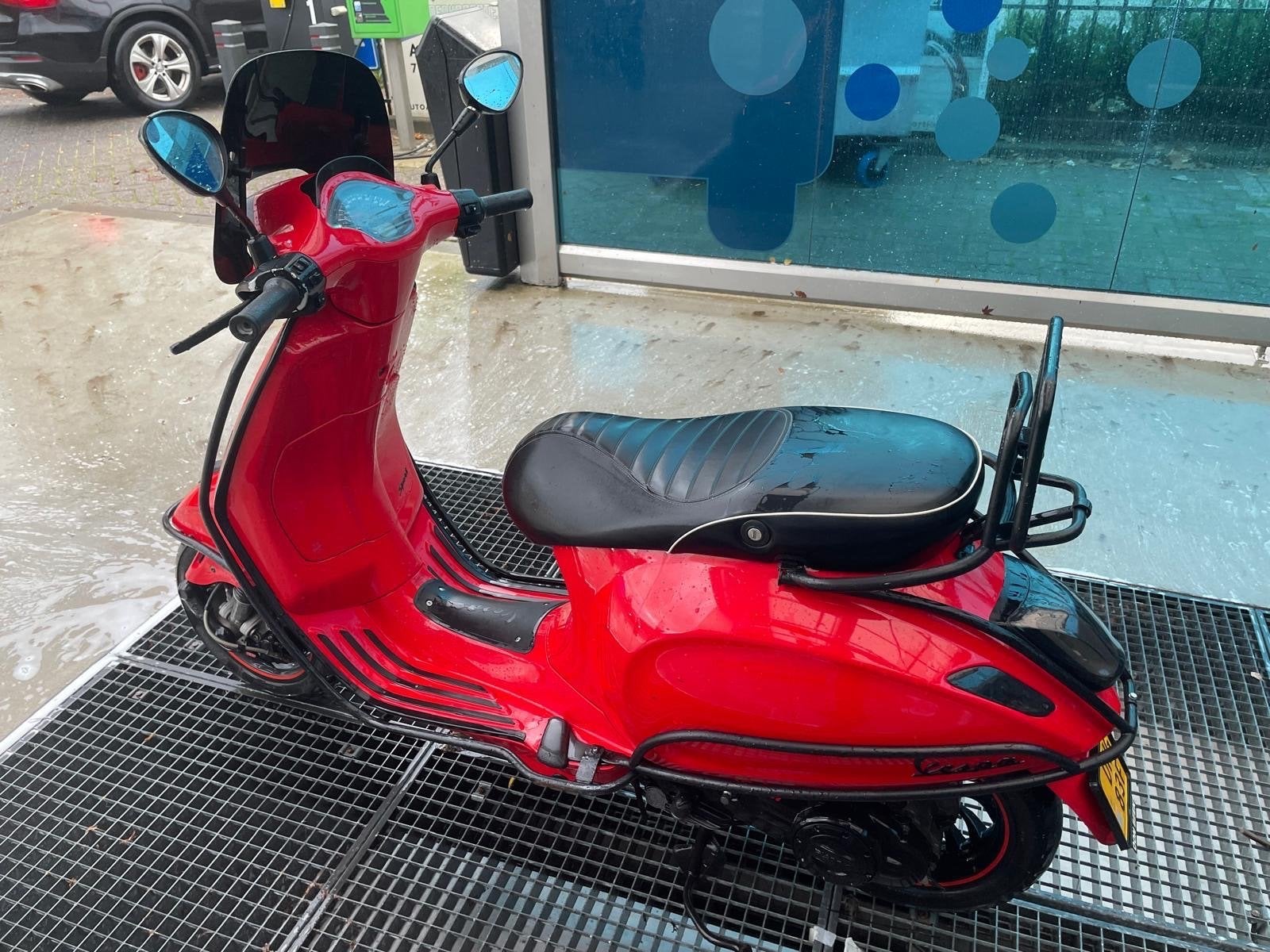 Vespa Sprint Dragon Red - Full Option & Malossi Getuned, Ophalen, Gebruikt, Overige modellen, Maximaal 45 km/u