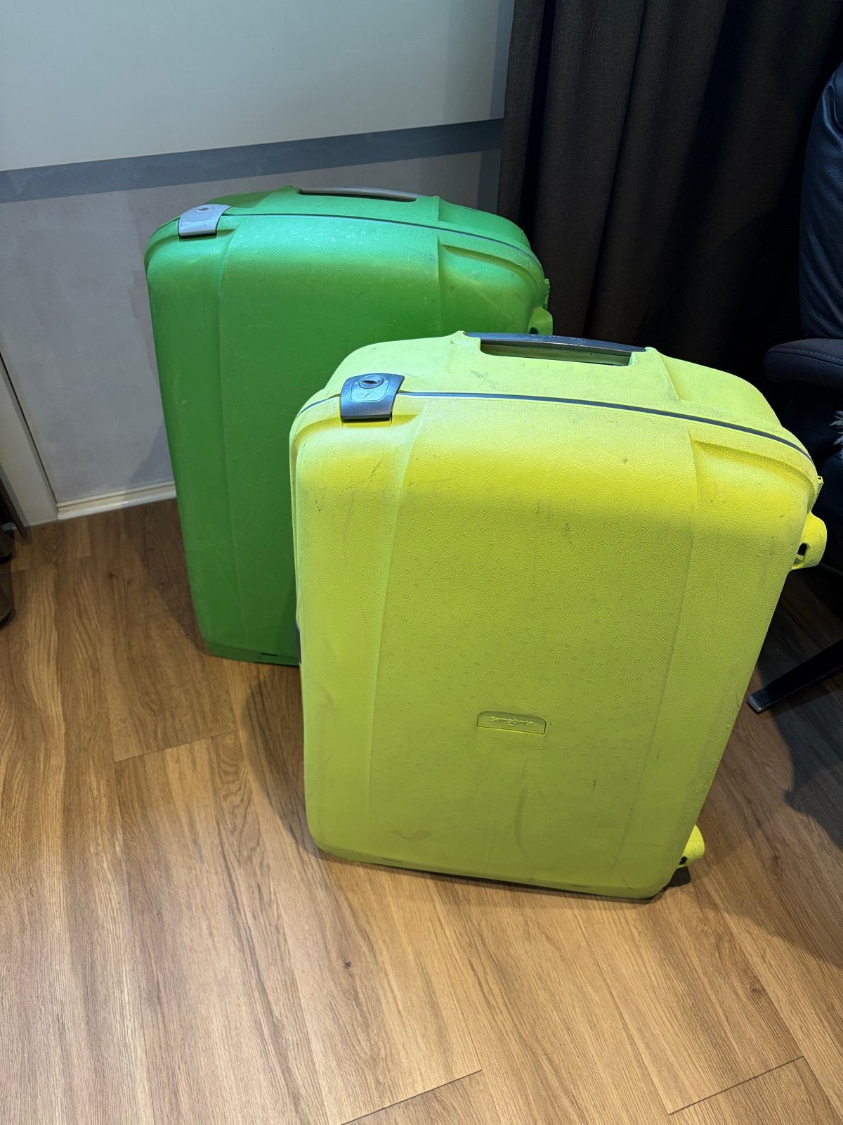 2 Samsonite Aeris Upright 71 koffers - Groen en Geel, Ophalen, Gebruikt, Hard kunststof, 70 cm of meer