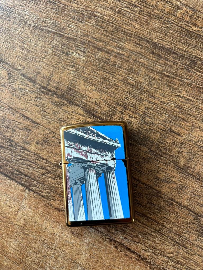 Zippo met griekse print., Ophalen of Verzenden, Zo goed als nieuw, Aansteker