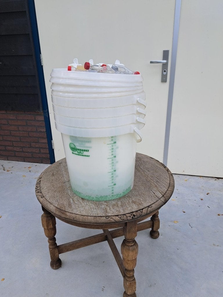 Gistingsemmer, Hobby en Vrije tijd, Ophalen, Gebruikt