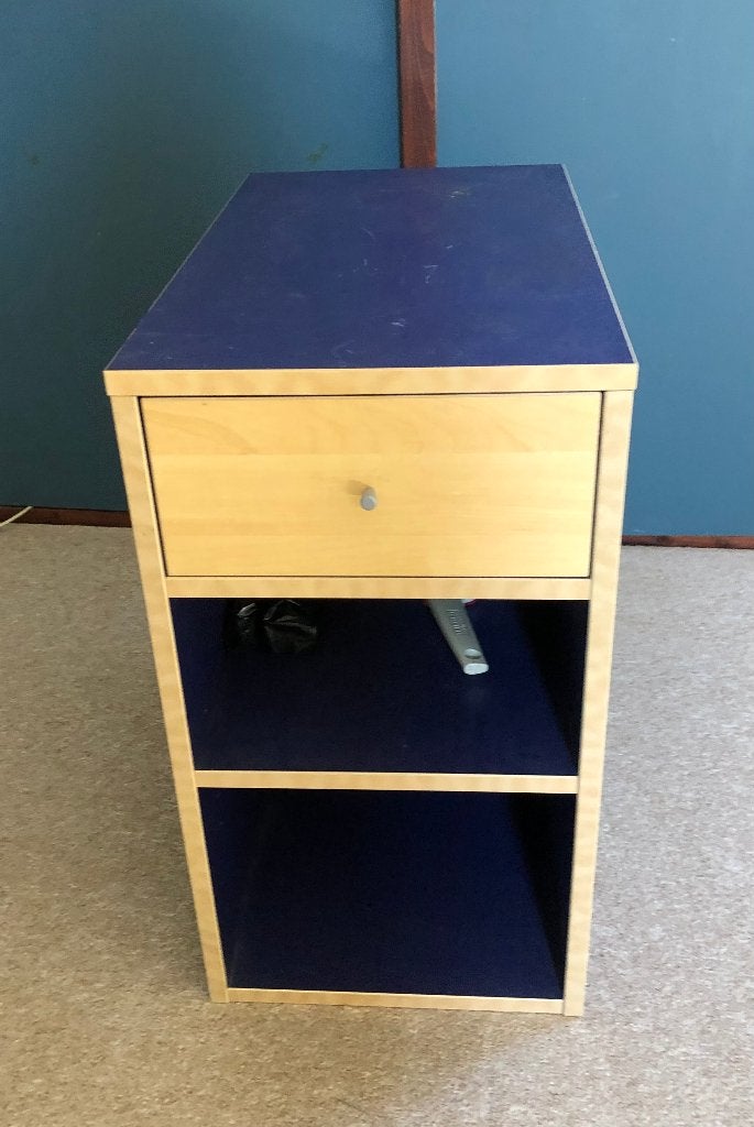 nachtkastje van ikea blank hout., Ophalen, Minder dan 45 cm, 55 tot 70 cm, Zo goed als nieuw
